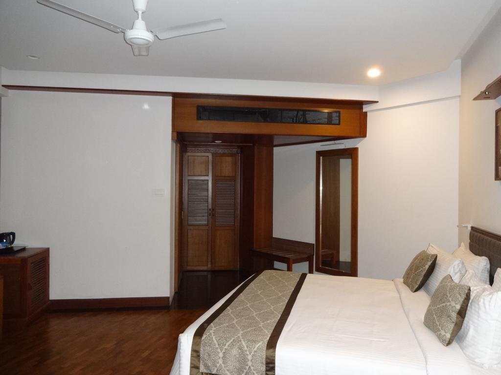 Keys Select By Lemon Tree Hotels, Malabar Gate, Кожикоде Экстерьер фото