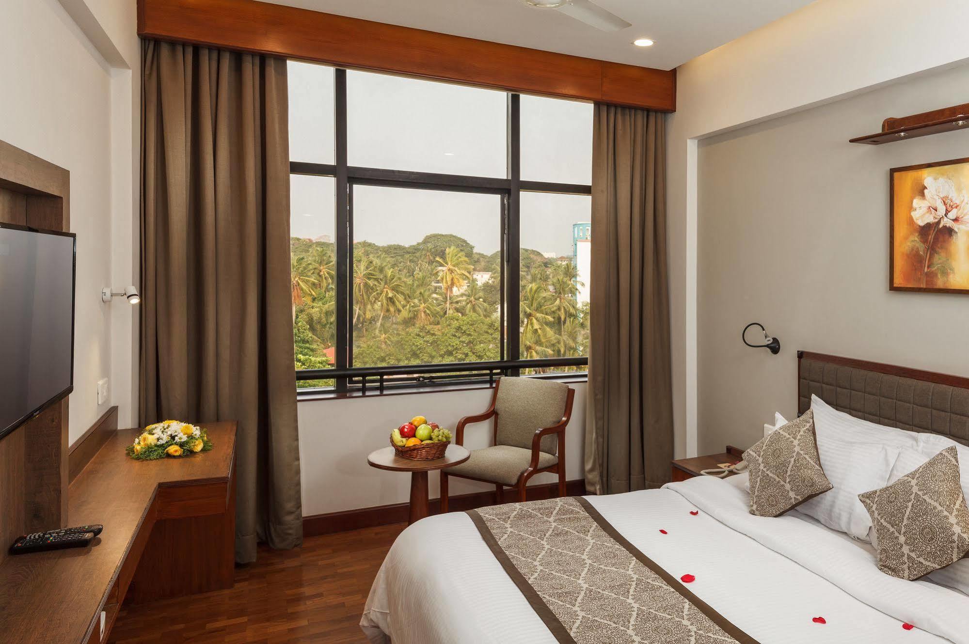 Keys Select By Lemon Tree Hotels, Malabar Gate, Кожикоде Экстерьер фото